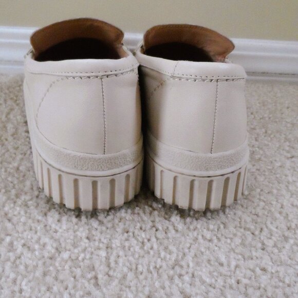 Clarks Signature Cream Women’s Page Loafers - Picture 4 of 11